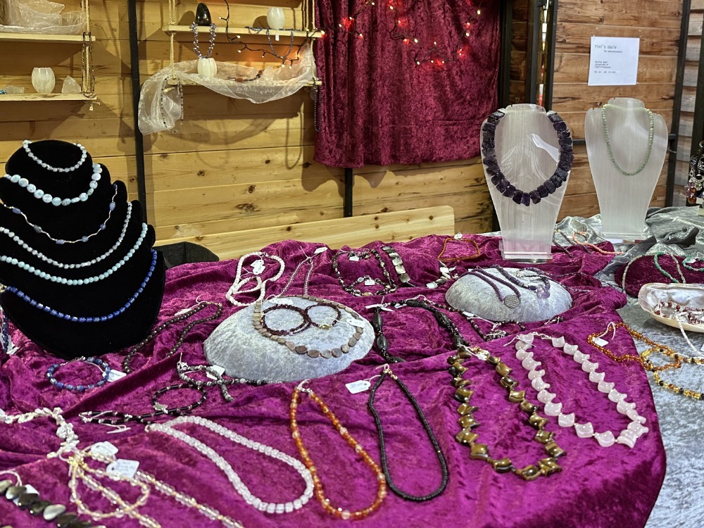 Tinis Edelsteinschmuck 1 Tinis Edelsteinschmuck - Jedes Stücke ein Unikat