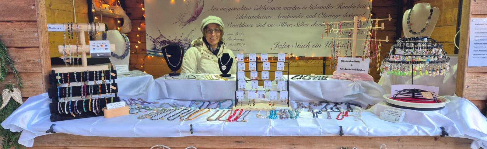 Tinis Edelsteinschmuck 2 Tinis Edelsteinschmuck - Markstand