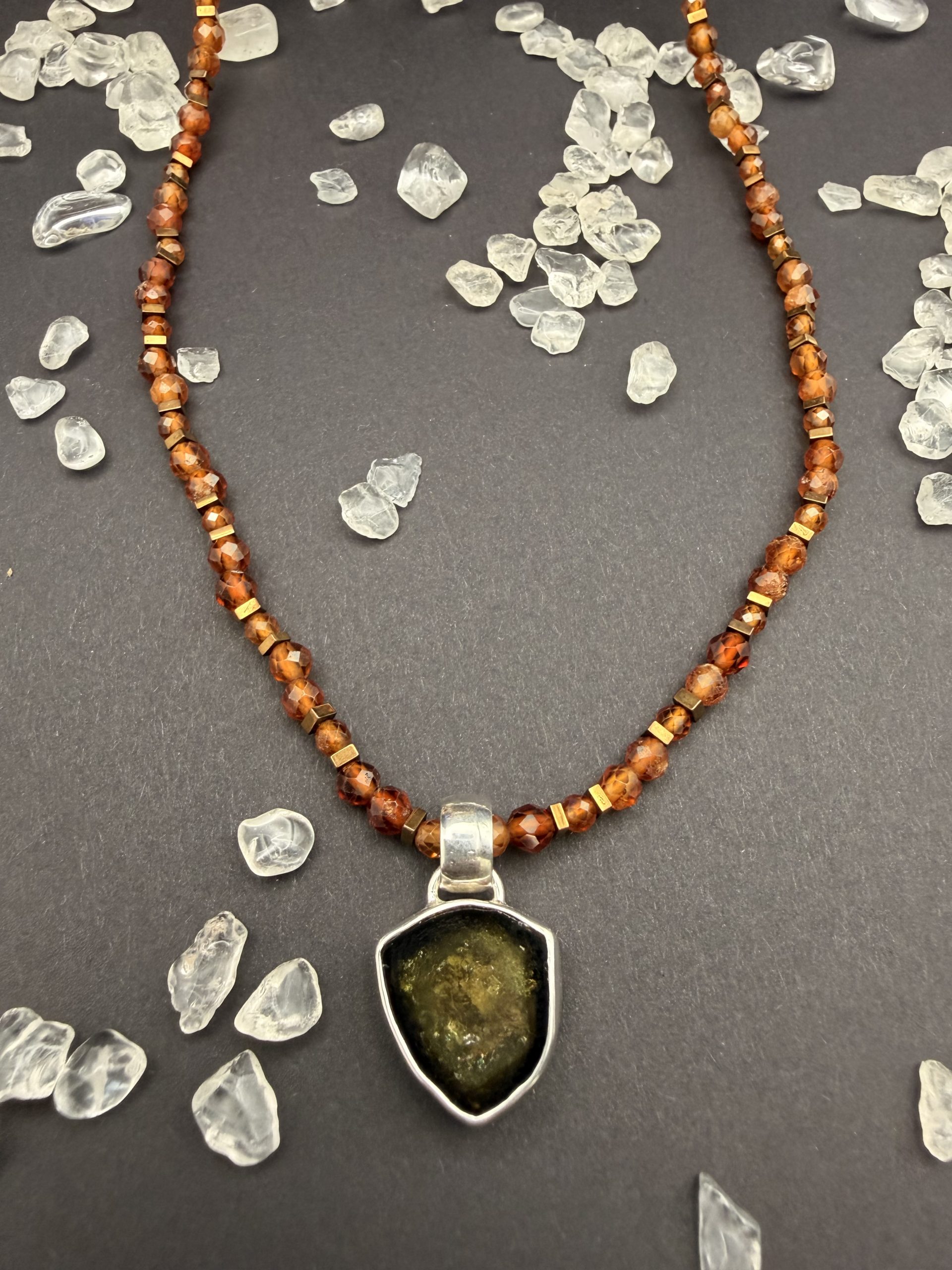 Hessonitkette mit Wassermelonenturmalin Anhänger 2 Hessonitkette mit Wassermelonenturmalin Anhänger – Bild 2