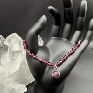 Granatkette mit Sternrubin Anhänger