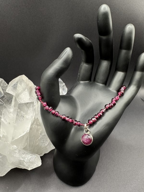Granatkette mit Sternrubin Anhänger