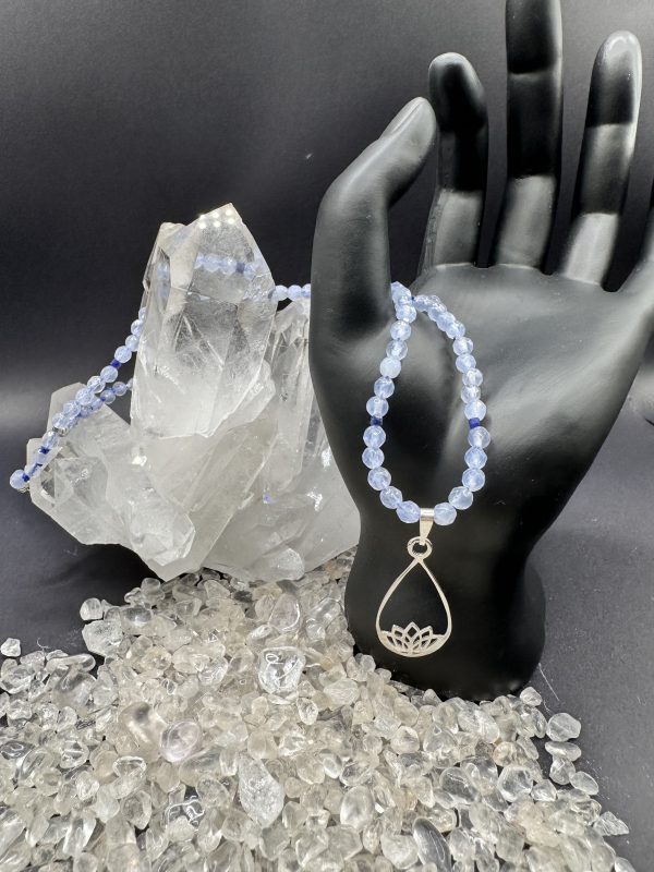 Chalcedonkette (AA-Qualität) mit Lotus Anhänger (Silber 925) – Bild 2