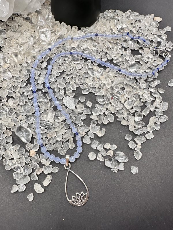 Chalcedonkette (AA-Qualität) mit Lotus Anhänger (Silber 925) – Bild 6
