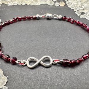 Granat Armband mit Infinity Symbol (Umfang 19cm)