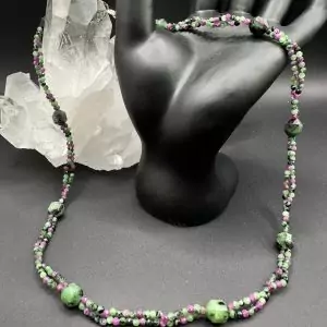 Rubin Zoisit Kette