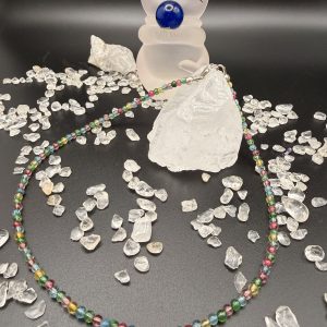 Bunte Bergkristallkette (gefärbt)