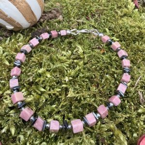Thulit mit Hämatit Armband